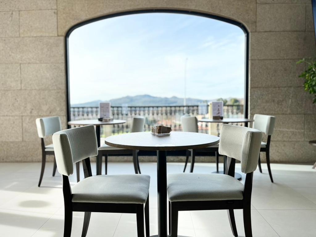 Hotel Candor A Lama Екстер'єр фото
