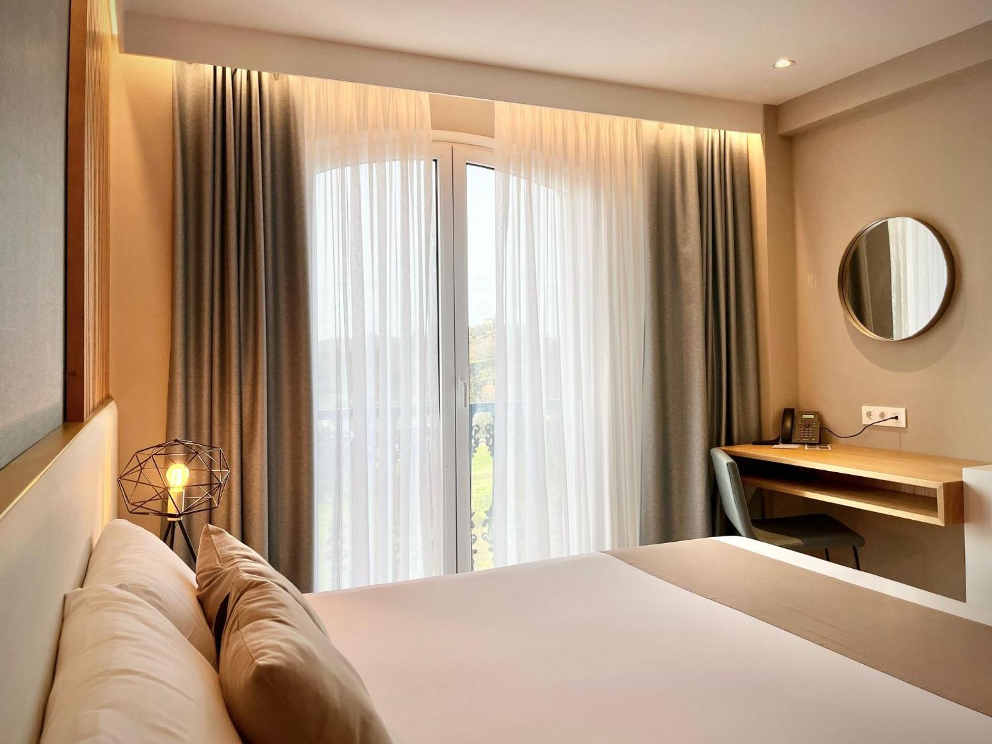 Hotel Candor A Lama Екстер'єр фото